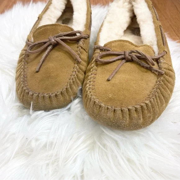 Ugg Australia Dakota Moccasin Slippers Chestnut Color Size 4 Kids - Picture 12 of 14